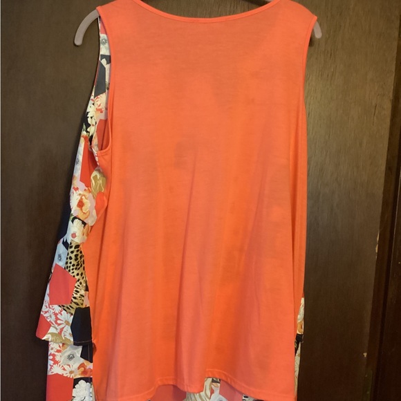 Layered tank - Picture 2 of 3